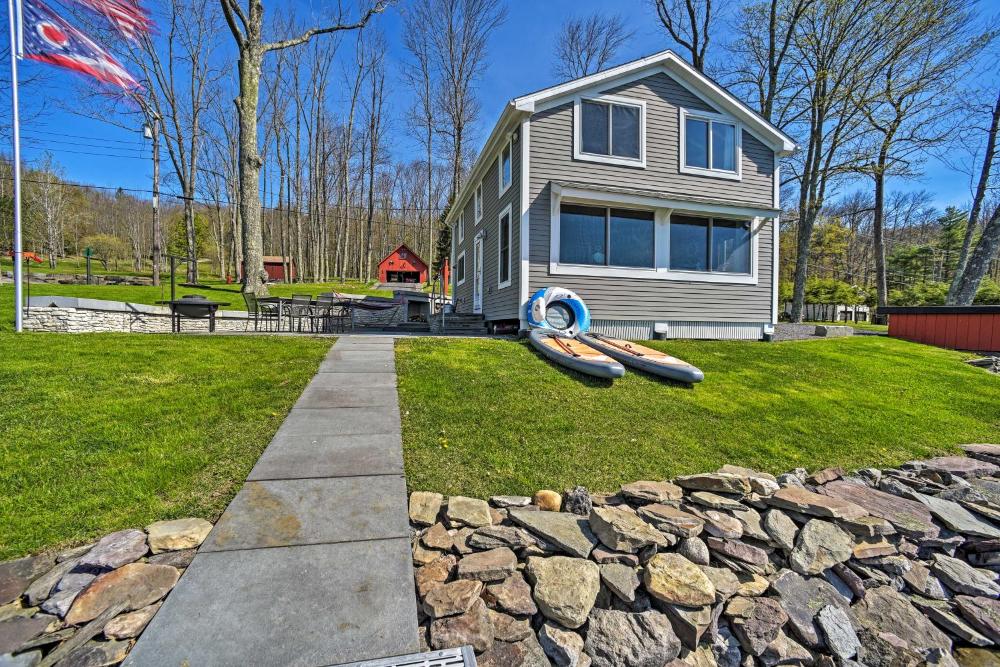 BBQ Ready Lakeside Milford Home with Paddleboat